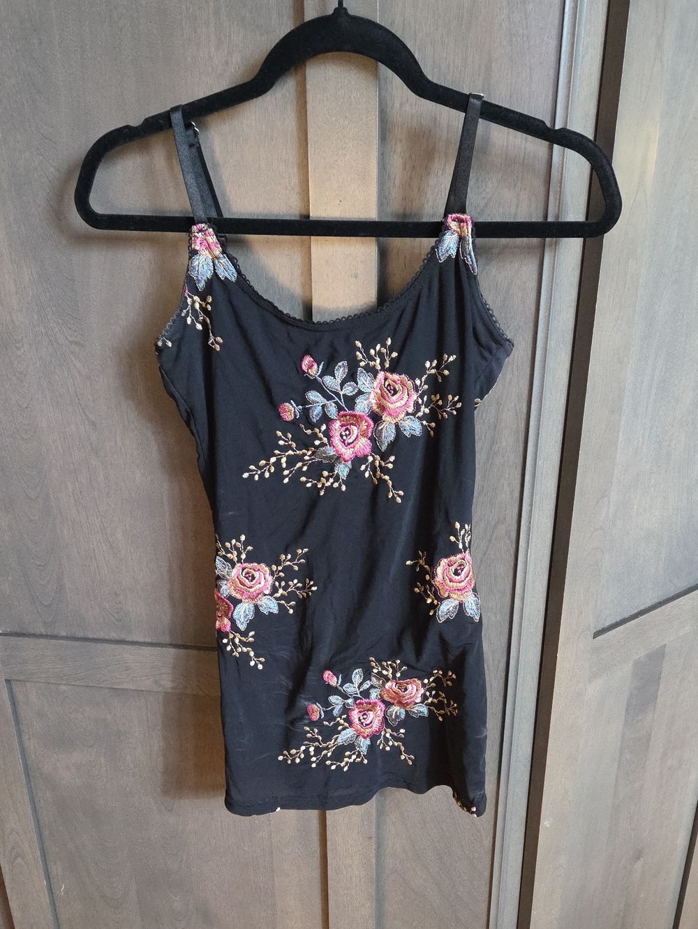 gimmicks by BKE Black Floral Embroidered Cami
